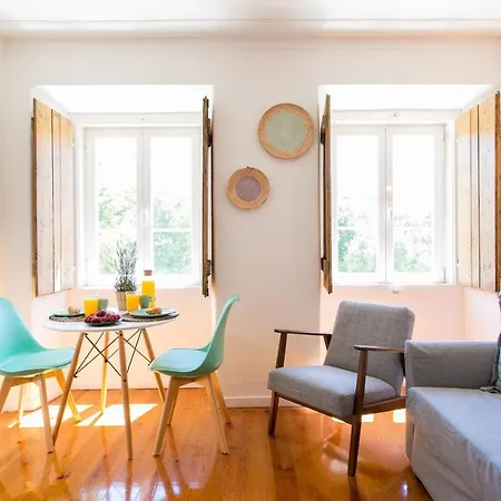 Sunlit Photographers 1bedroom In Alcantara Lisbon